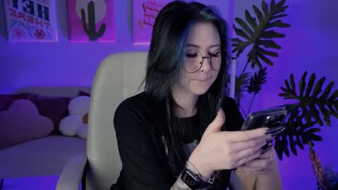 little girl who is always rightLisa online show from January 12, 1:11 am