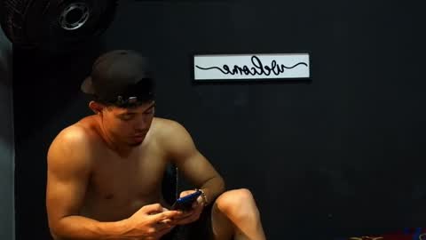 wesley_77 online show from April 28, 4:28 am