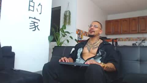 Wesley Rogger online show from July 11, 9:27 pm