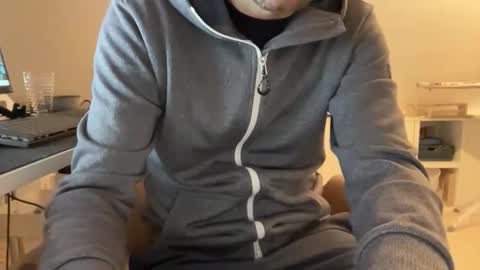 Snapshot of wet_adidasboy chatting on September 22, 5:31 am wet_adidasboy online show from September 22, 5:31 am