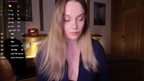 Lana online show from October 18, 7:36 pm