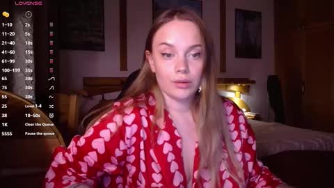Lana online show from March 18, 6:33 pm