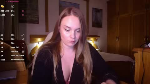 Snapshot of wet_lana chatting on May 10, 8:14 pm Lana online show from May 10, 8:14 pm