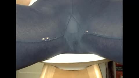 wet_pants2022 online show from February 23, 12:51 am