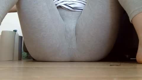 wet_pants2022 online show from September 15, 6:46 am