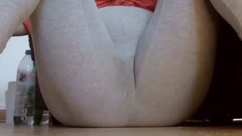 wet_pants2022 online show from January 13, 12:54 pm