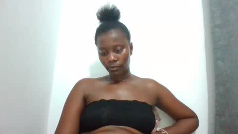 Snapshot of wet_pussieyy chatting on March 31, 2:13 am wet_pussieyy online show from March 31, 2:13 am
