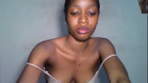 Snapshot of wet_pussy200 chatting on October 25, 8:03 pm Bella online show from October 25, 8:03 pm