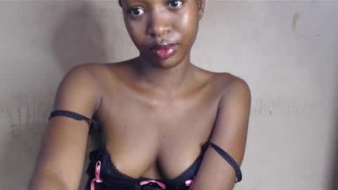 Bella online show from May 14, 12:01 pm
