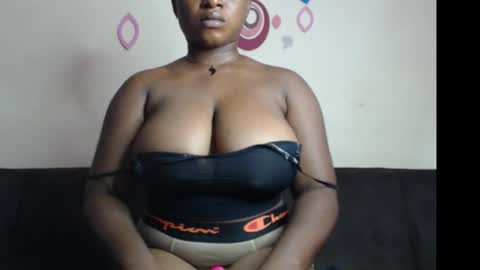 Snapshot of wet_xxpussy55 chatting on September 10, 8:25 am Sonia online show from September 10, 8:25 am