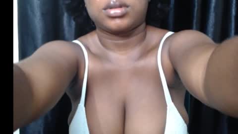 Snapshot of wet_xxpussy55 chatting on October 16, 1:23 pm Sonia online show from October 16, 1:23 pm