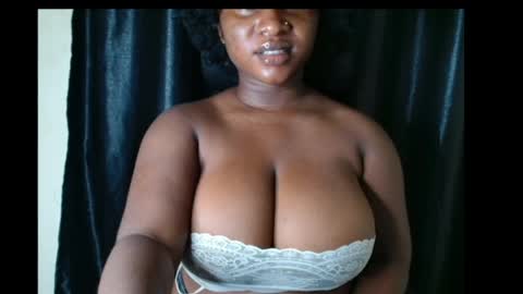Snapshot of wet_xxpussy55 chatting on June 18, 3:51 am Sonia online show from June 18, 3:51 am