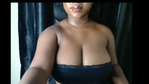 Snapshot of wet_xxpussy55 chatting on June 24, 4:00 am Sonia online show from June 24, 4:00 am