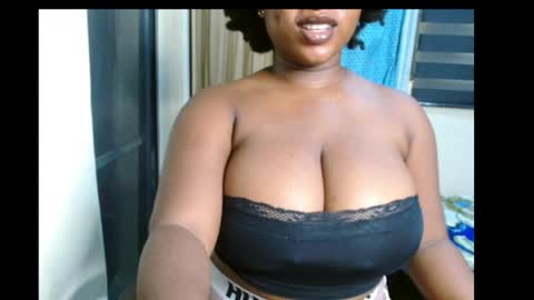 Snapshot of wet_xxpussy55 chatting on July 6, 3:36 pm Sonia online show from July 6, 3:36 pm