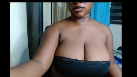 Snapshot of wet_xxpussy55 chatting on July 8, 3:38 pm Sonia online show from July 8, 3:38 pm