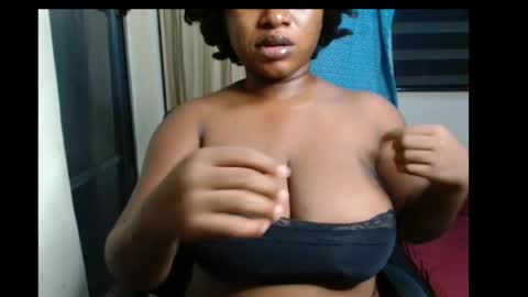 Snapshot of wet_xxpussy55 chatting on July 21, 12:02 am Sonia online show from July 21, 12:02 am