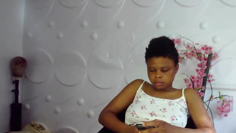 Snapshot of wetboob chatting on June 1, 8:16 am wetboob online show from June 1, 8:16 am