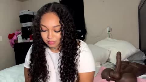 Snapshot of wetcreamerr chatting on January 9, 8:45 am SheSquirts online show from January 9, 8:45 am