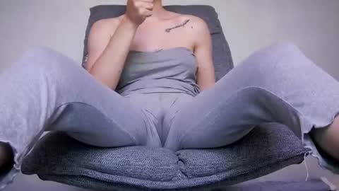 Snapshot of wetdream221 chatting on June 22, 9:34 pm Beatrice Moan from LovenseWet from Tip MenuOpen for Private online show from June 22, 9:34 pm