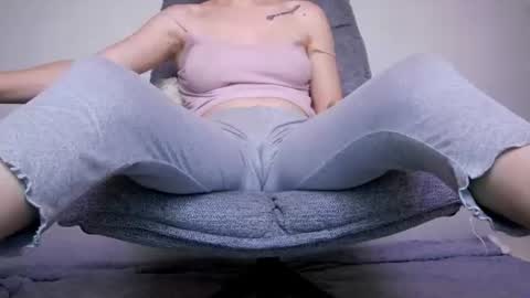 Snapshot of wetdream221 chatting on June 30, 10:11 pm Beatrice Moan from LovenseWet from Tip MenuOpen for Private online show from June 30, 10:11 pm