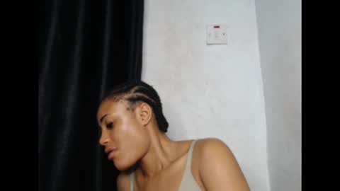 Snapshot of wetdrippussy7 chatting on October 7, 7:33 pm wetdrippussy7 online show from October 7, 7:33 pm