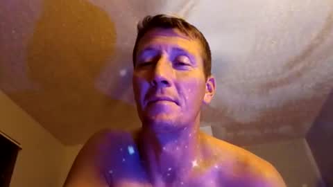 Snapshot of wetduck77777 chatting on June 11, 7:39 am wetduck77777 online show from June 11, 7:39 am