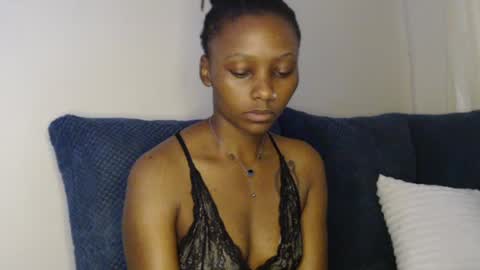 Snapshot of wetfreakym chatting on August 7, 5:20 am Bella online show from August 7, 5:20 am