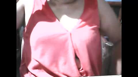 Snapshot of wethornypussy4u chatting on October 16, 8:15 am wethornypussy4u online show from October 16, 8:15 am