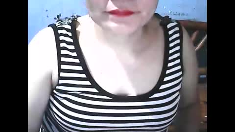 Snapshot of wethornypussy4u chatting on November 6, 7:31 am wethornypussy4u online show from November 6, 7:31 am