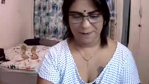 Snapshot of wetindian1971 chatting on April 27, 10:02 am kavita online show from April 27, 10:02 am