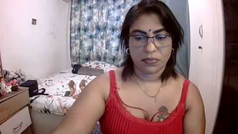 Snapshot of wetindian1971 chatting on April 28, 12:32 pm kavita online show from April 28, 12:32 pm