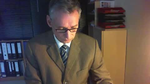 Snapshot of wetsuitedman chatting on March 26, 4:56 pm Franz online show from March 26, 4:56 pm