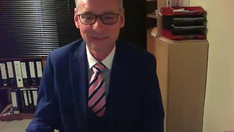 Snapshot of wetsuitedman chatting on May 19, 5:19 pm Franz online show from May 19, 5:19 pm