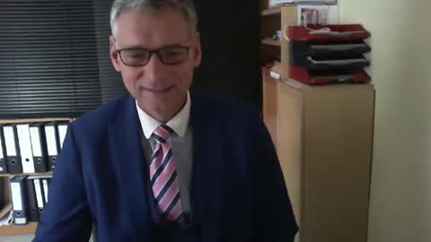 Snapshot of wetsuitedman chatting on May 23, 8:29 am Franz online show from May 23, 8:29 am