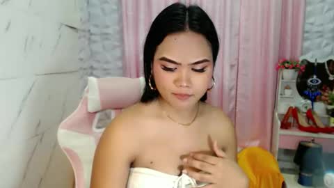 Snapshot of wettie_varsha chatting on November 23, 5:57 pm wettie_varsha online show from November 23, 5:57 pm