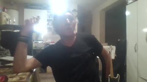 wg_colbert_noir online show from October 21, 10:38 am