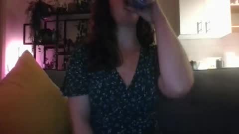 Snapshot of whimsyandjade chatting on November 24, 11:21 am whimsyandjade online show from November 24, 11:21 am