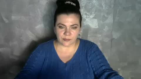 white__queen_ online show from June 8, 7:09 am