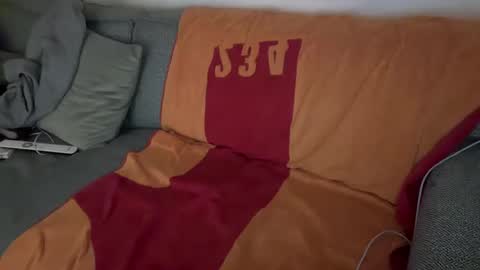 white_bubble online show from March 7, 6:54 pm