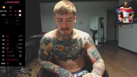 Snapshot of white_king999 chatting on December 10, 6:22 am Max online show from December 10, 6:22 am