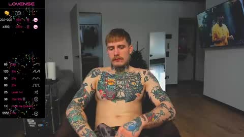 Snapshot of white_king999 chatting on December 16, 7:15 am Max online show from December 16, 7:15 am