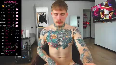 Snapshot of white_king999 chatting on December 17, 7:40 am Max online show from December 17, 7:40 am