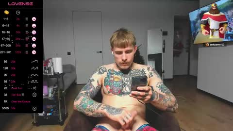 Snapshot of white_king999 chatting on December 18, 5:04 am Max online show from December 18, 5:04 am