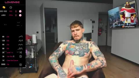 Snapshot of white_king999 chatting on December 22, 12:27 pm Max online show from December 22, 12:27 pm