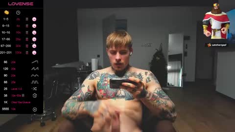 Snapshot of white_king999 chatting on January 13, 7:11 am Max online show from January 13, 7:11 am