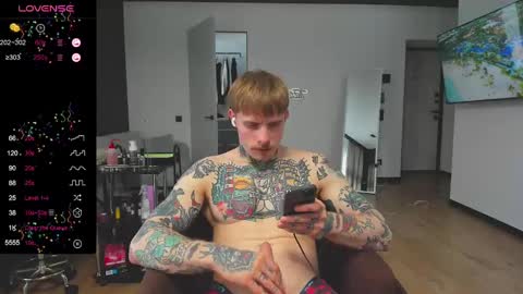 Snapshot of white_king999 chatting on February 17, 12:38 pm Max online show from February 17, 12:38 pm