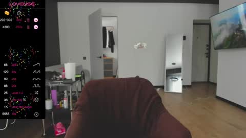 Snapshot of white_king999 chatting on February 20, 8:50 am Max online show from February 20, 8:50 am