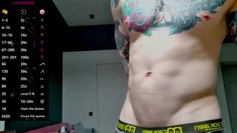 Snapshot of white_king999 chatting on October 10, 2:43 am Max online show from October 10, 2:43 am