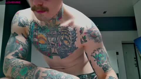 Snapshot of white_king999 chatting on October 17, 2:48 am Max online show from October 17, 2:48 am