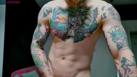 Snapshot of white_king999 chatting on November 1, 1:24 pm Max online show from November 1, 1:24 pm